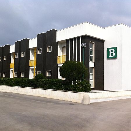 Hotel Atleti Foggia Exteriör bild