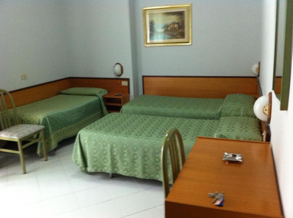 Hotel Atleti Foggia Rum bild