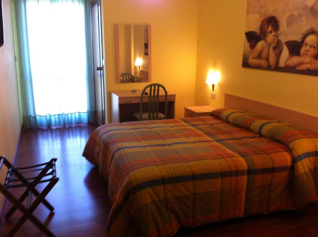 Hotel Atleti Foggia Rum bild