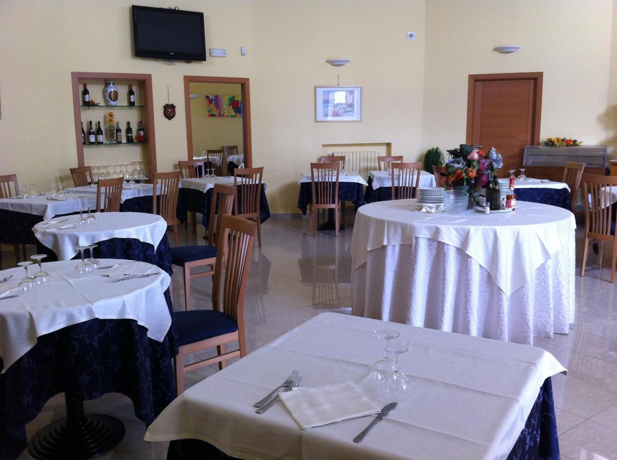 Hotel Atleti Foggia Exteriör bild