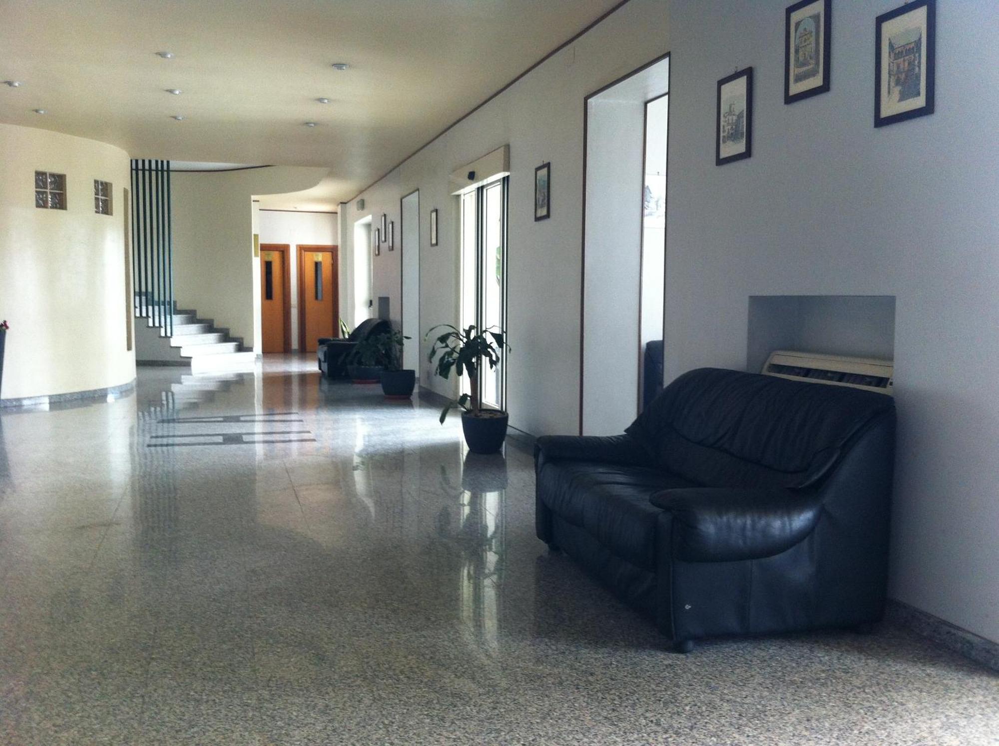 Hotel Atleti Foggia Exteriör bild
