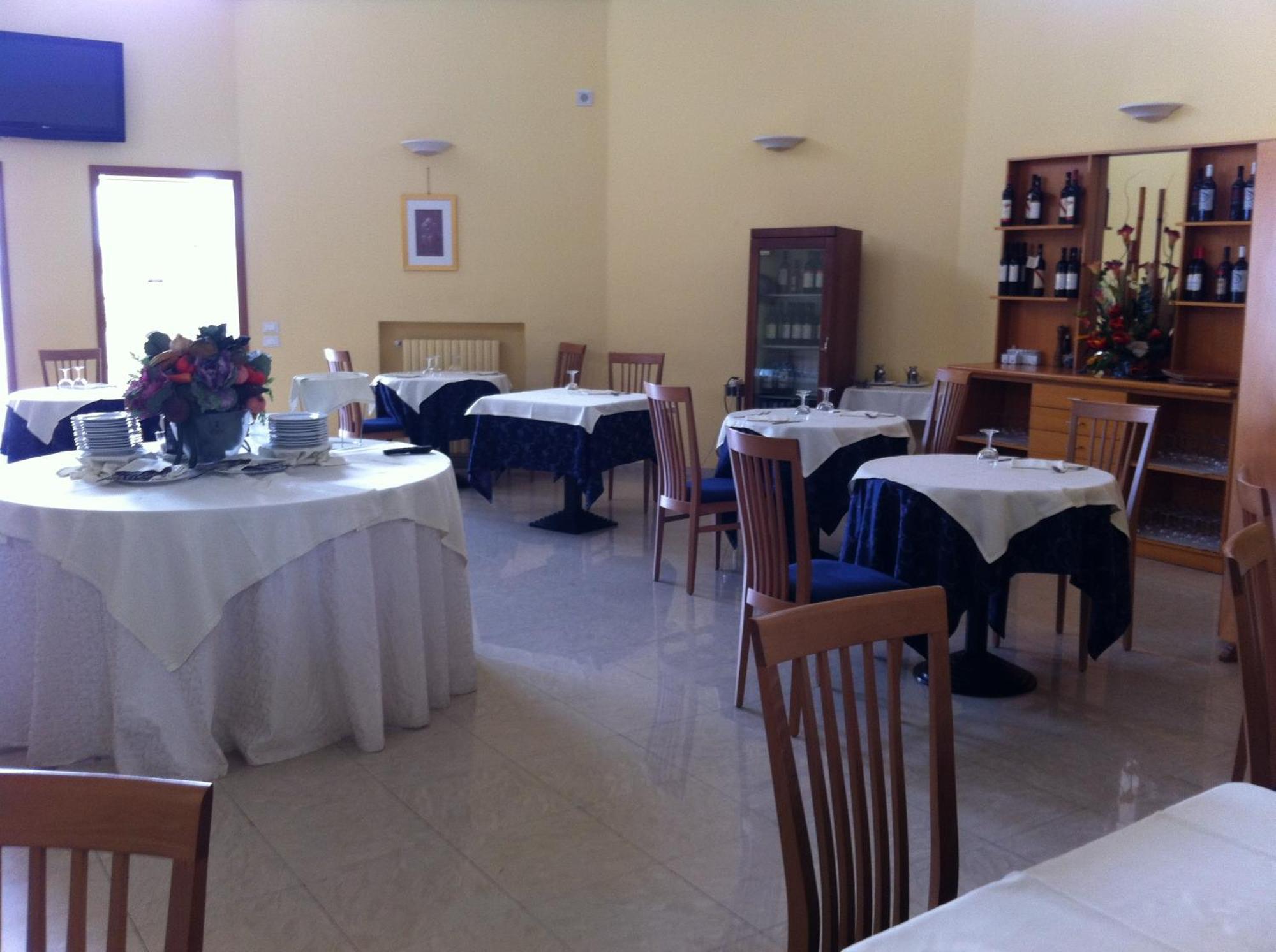 Hotel Atleti Foggia Exteriör bild